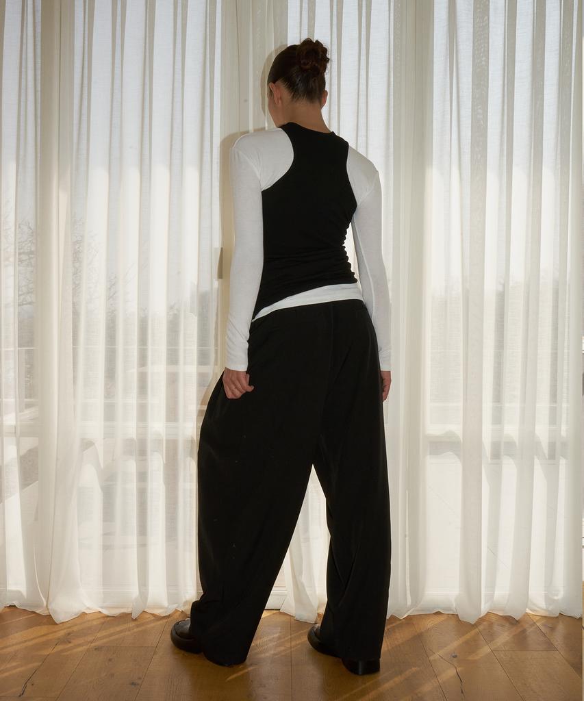PROVO Tuck Wide Pants / Black
