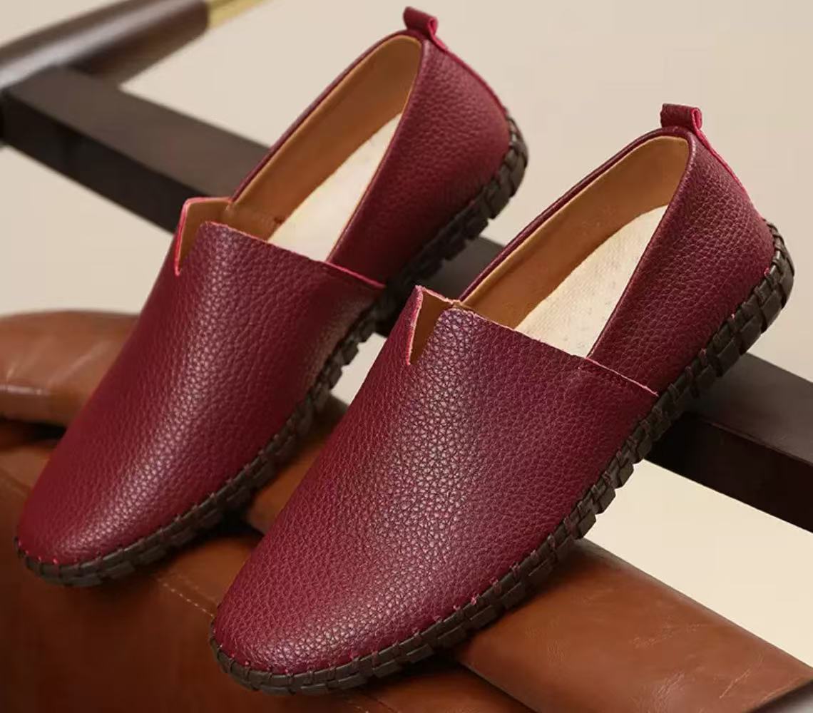 

2025 Туфли на плоской подошве Кожаные туфли Мокасины Кожаные туфли Повседневная обувь Мокасины Дышащие мужские для вождения Большие размеры 50 50 вино красного