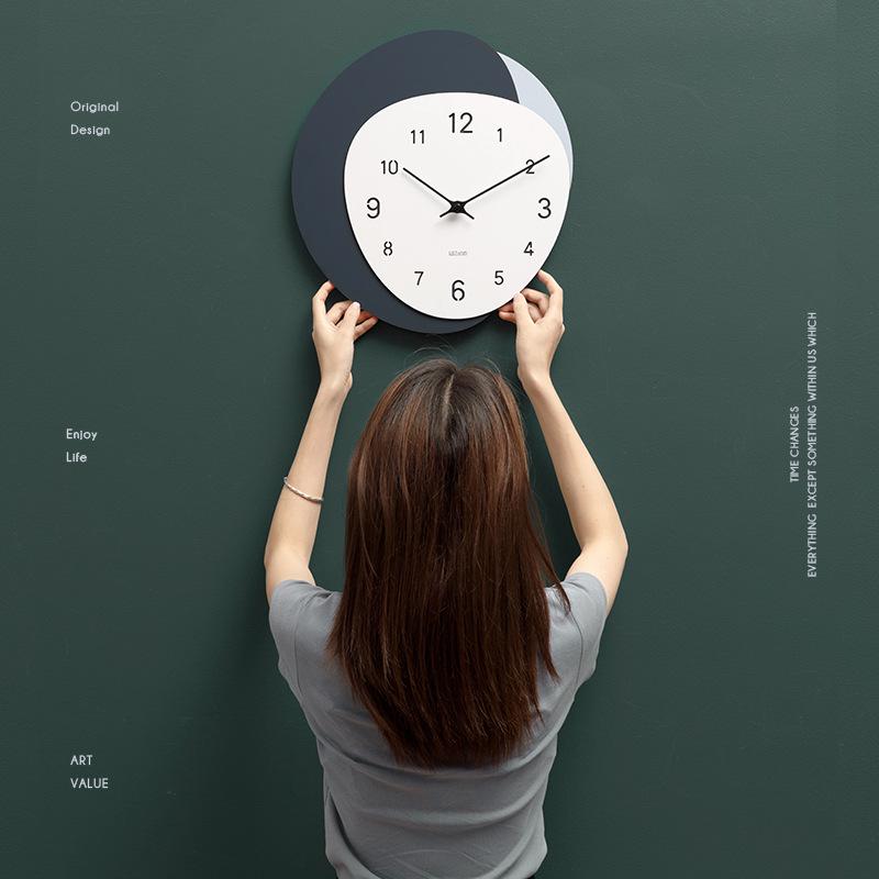 Wozoom Punch-Free Modern Nordic Wall Clock – Minimalist and Creative Design