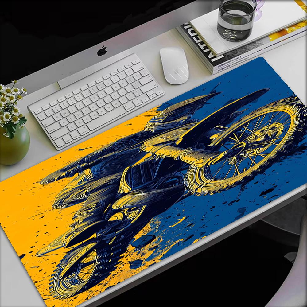 Tappetino per Mouse a Tema Moto da Fuoristrada, Base in Gomma Antiscivolo, Multifunzionale per Ufficio e Casa, Perfetto per la Personalizzazione dello Spazio di Lavoro.