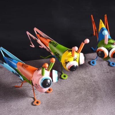 3pcs Outdoor Decor Metal Model Large Grasshopper Figurine Metal Garden Art Animals Figures Lawn Ornament Animal Statue for Outdoor Patio Decor