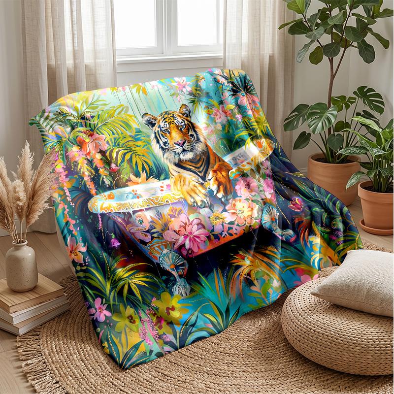 Tiger in Autumn Leaves Theme blanket Lightweight Warm Flannel Blanket Decorative Throw Blanket for Home Decoration