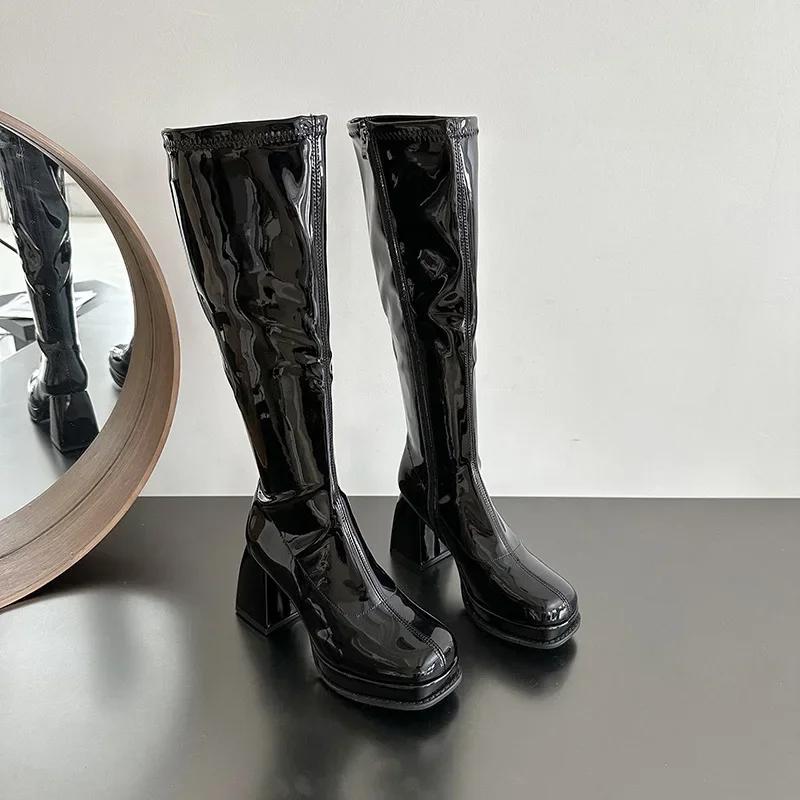 Dámské robustní platformové kozačky s vysokým podpatkem, čtvercová špička, černé lakované kožené kozačky nad koleno, dámské podzimní silné vysoké podpatky, punkové boty