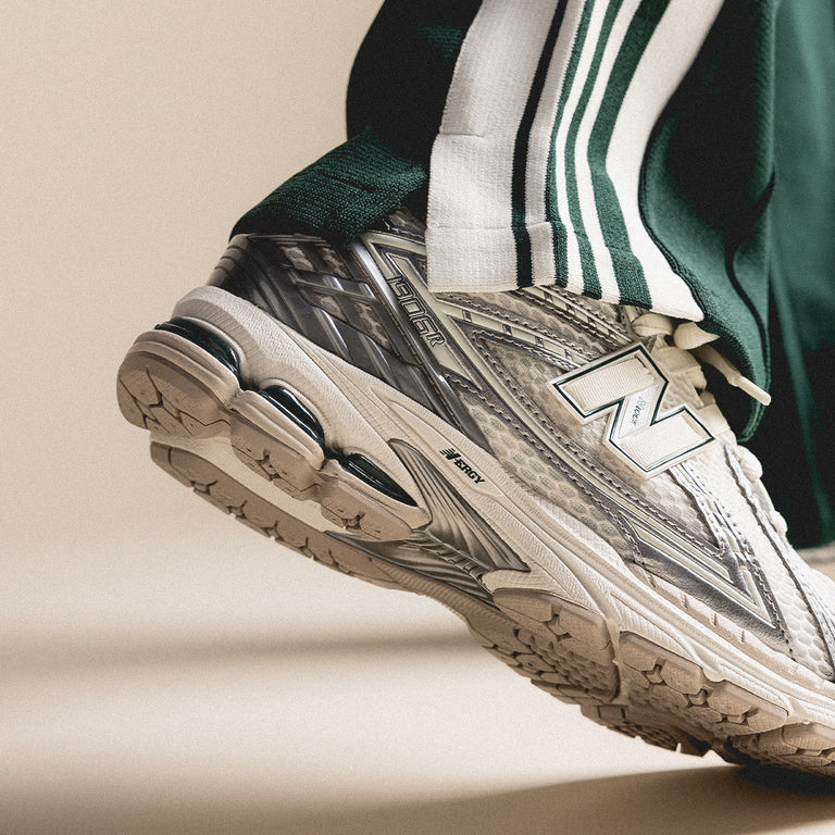 New Balance Baskets 1906R Argent Métallisé Crème M1906REE