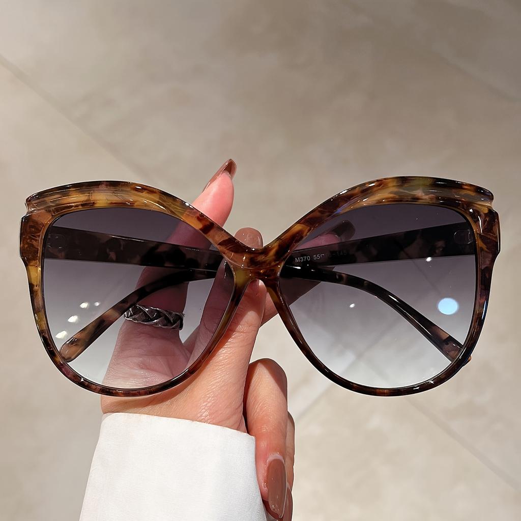 Stylish Large Cat Eye Fashion Sunglasses For Women & Men - Tortoiseshell Pattern Gradient Lens Durable Plastic Frame Eyewear