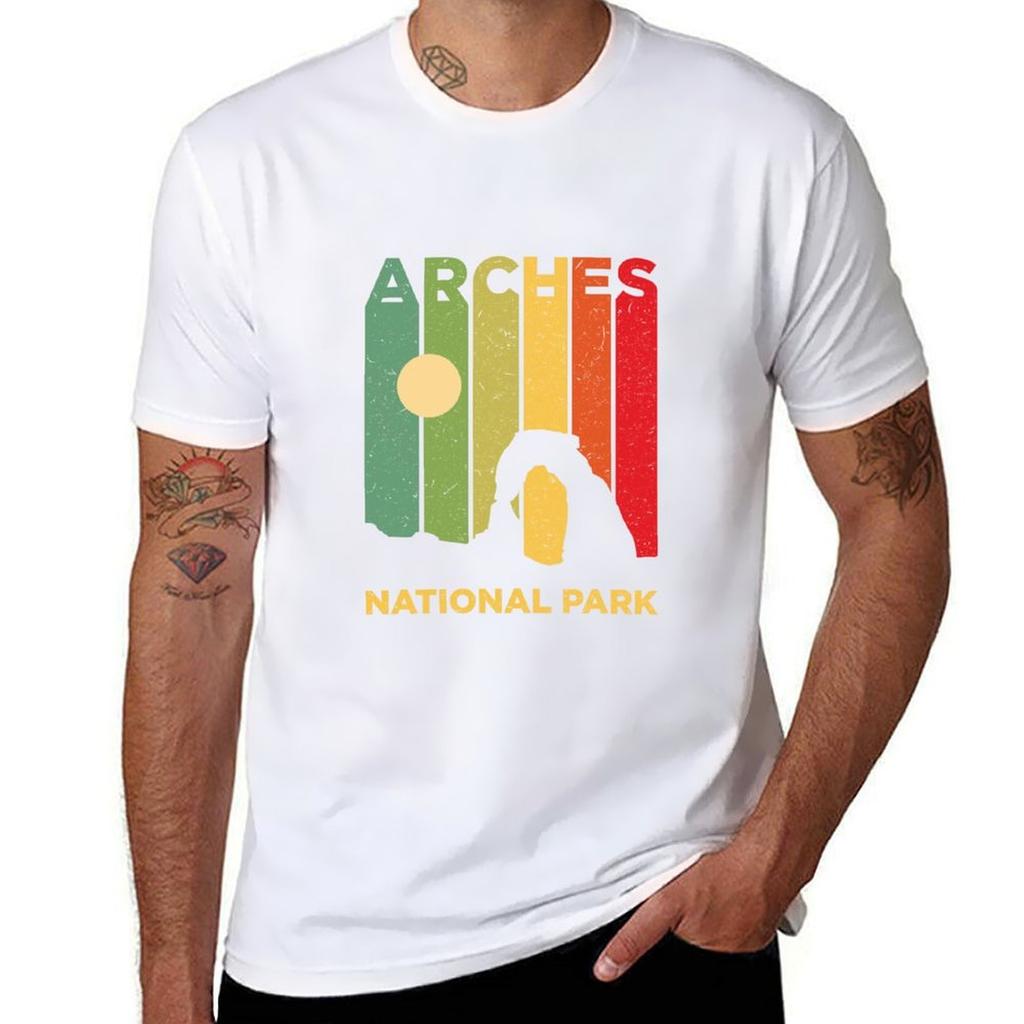 Arches National Park Moab Utah Vintage Sunset Tshirt Cool Dry Perforunisexce Tshirt