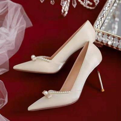 Nuovi tacchi alti con perle da donna stiletto francese bocca leggera punta scarpe singole fiocco scarpe da donna bianche foto di matrimonio scarpe da sposa