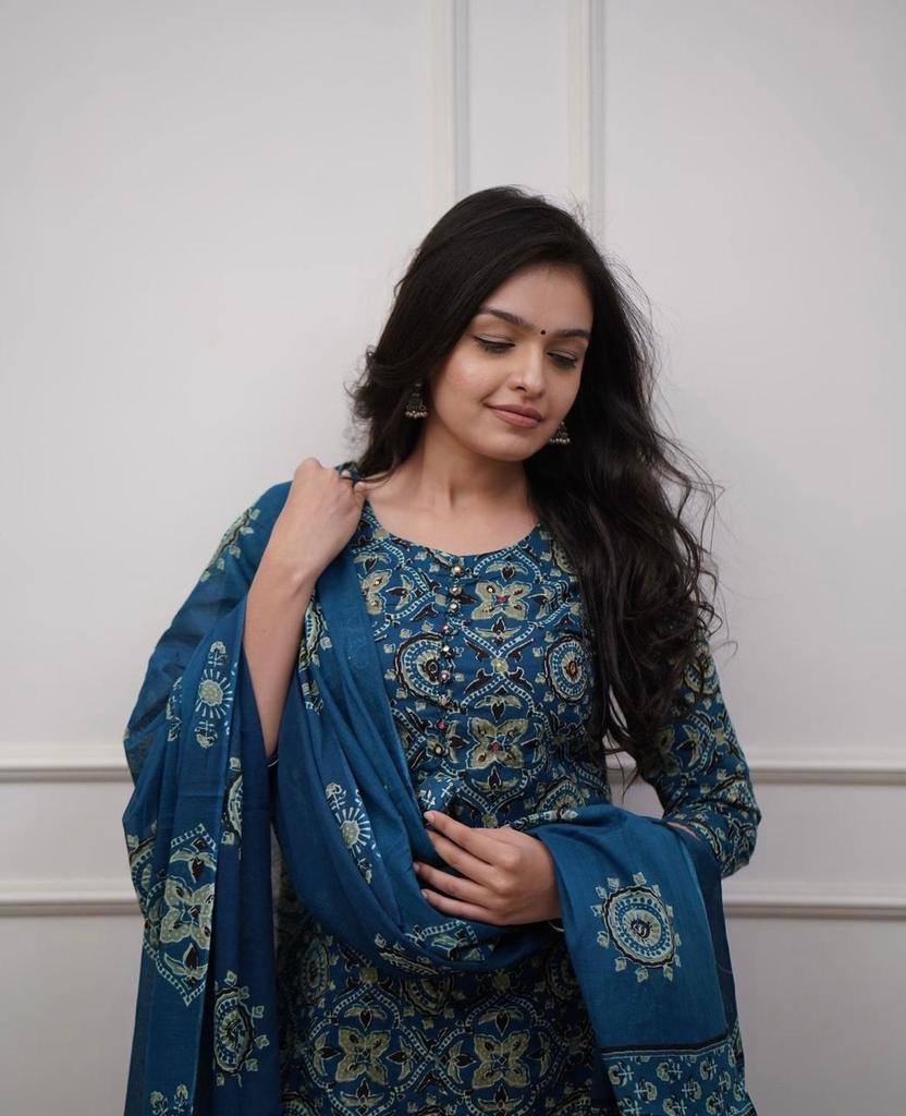 Indian Pakistani Designer Kurta Pant Dupatta Set Bollywood Top Tunic Kurti Salwar Suit Dress