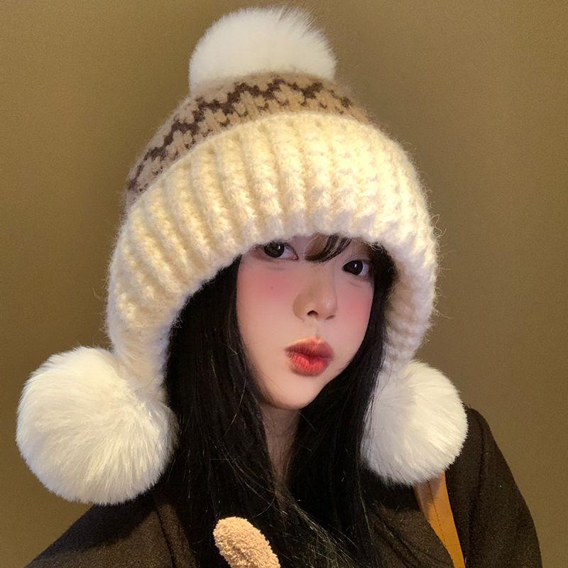 Knitted Hat Women's Winter Hairball Thickened Thermal Pullover Hat Cold Ear Protection Wool Hat
