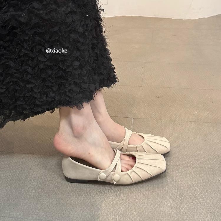Square head single shoes women's flat 2025 new spring versatile one-word buckle French gentle pleated Mary Jane women's shoes