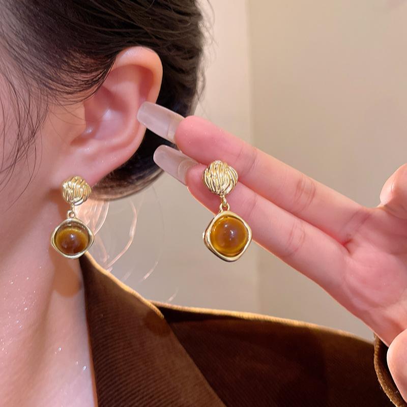 Boucles d'oreilles en pierre œil de tigre couleur café Maillard automne et hiver pour femmes, boucles d'oreilles puces géométriques de luxe léger, bijoux d'oreille