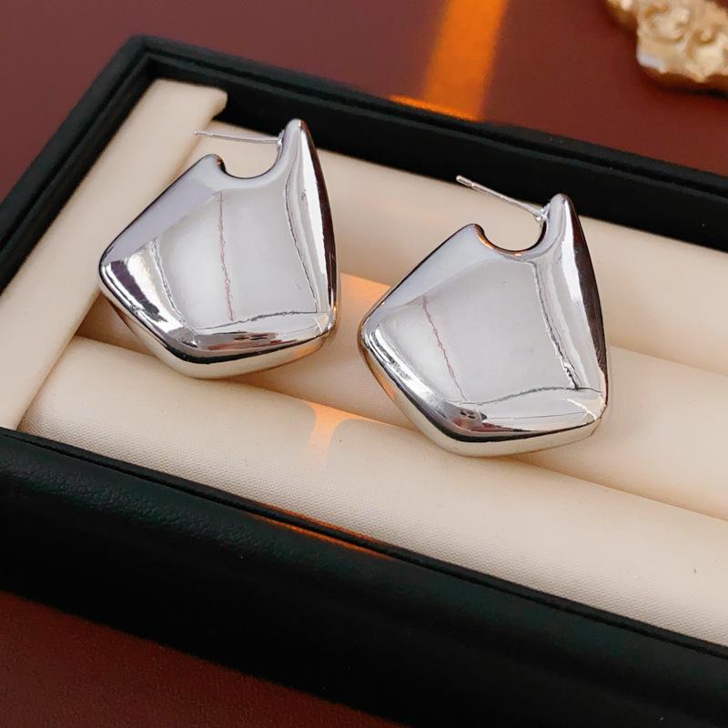 Silver Needle Gold-Plated Geometric Earrings: Chic, Luxurious, High-End Summer Style