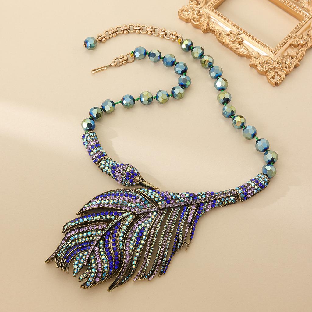 Medieval Color Inlaid With Diamonds, Large Feather Pendants, Beaded Necklaces, Full Of Personality And Luxury