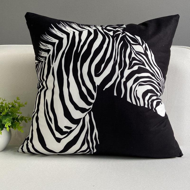 

Nordic Minimalist Black and White Square Throw Pillows, Plush Car Sofa Cushions 45 * 45 double-sided printed pillowcase