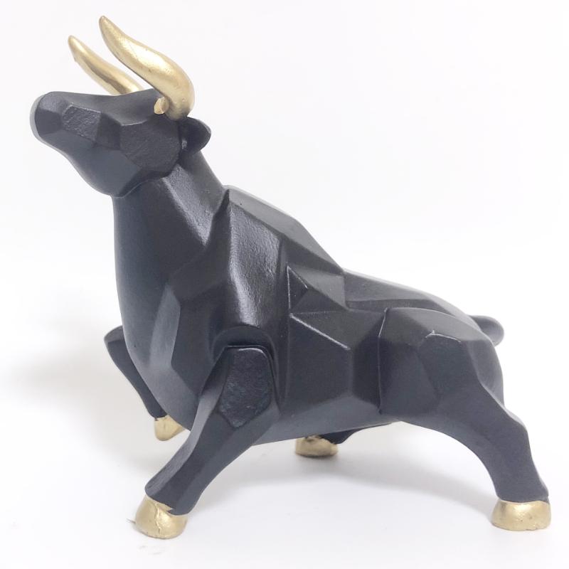 Creative Nordic Resin Animal Sculpture Abstract Simulation Ox Sculpture Modern Home Decoration Portico Desktop Accessories Gift