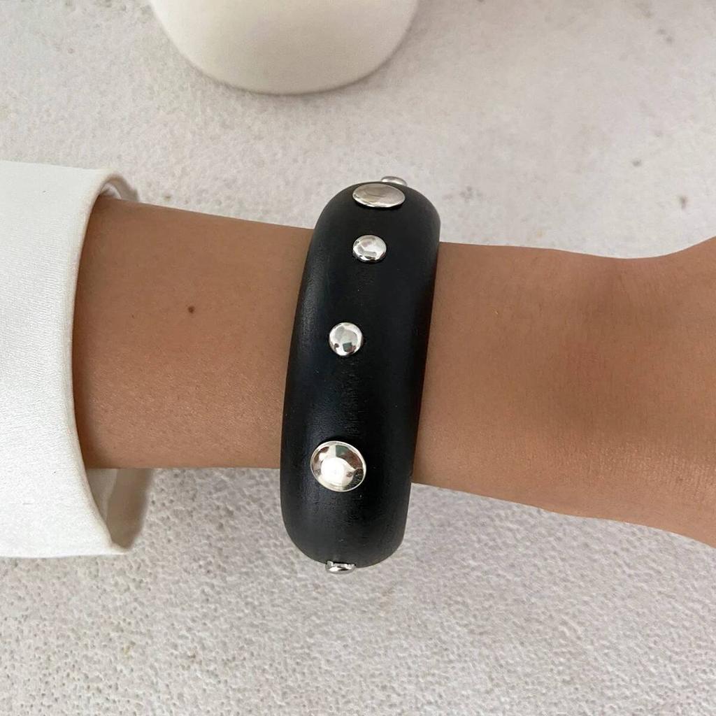 Salircon Vintage Wooden Round Star Rivet Wide Bangles for Women Ethnic Style Geometric Chunky Charm Bracelets Wristband Jewelry
