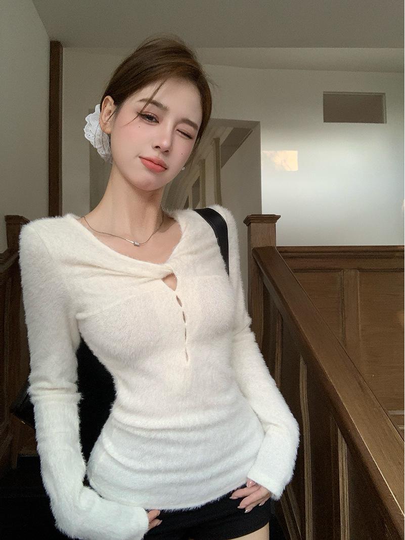 

Pure Desire Spicy Cut-Out Slim Fit Long Sleeve T-Shirt - Chic Autumn/Winter Style Small белый