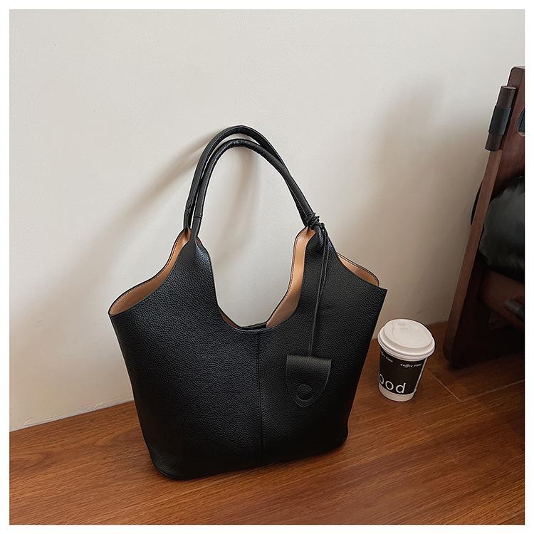 

Fashion bucket bag new versatile soft leather underarm bag handbag high-end casual shoulder bag чёрный