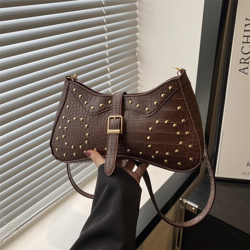 New Solid Color Niche Design Advanced Texture Retro Trend Rivet Versatile Shoulder Messenger Bag Women