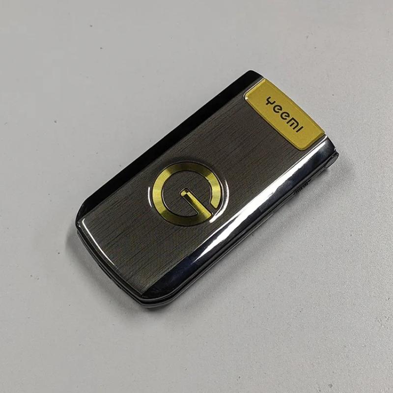 

YEEMI G9000 Ультратонкий раскладной телефон с 2,6-дюймовым HD-дисплеем, большой клавиатурой, двумя SIM-картами, голосовым вызовом, вибрацией, набором номера одним нажатием, фонариком, сотовым телефоном Standard чёрный