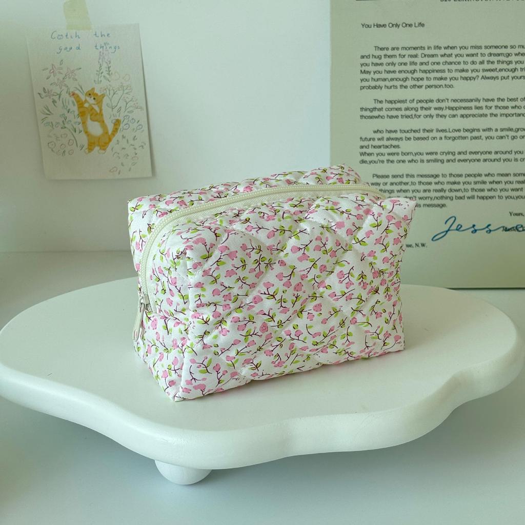 Floral Quilted Makeup Bag - Large Capacity Travel Cosmetic Storage, Non-Collapsible Design