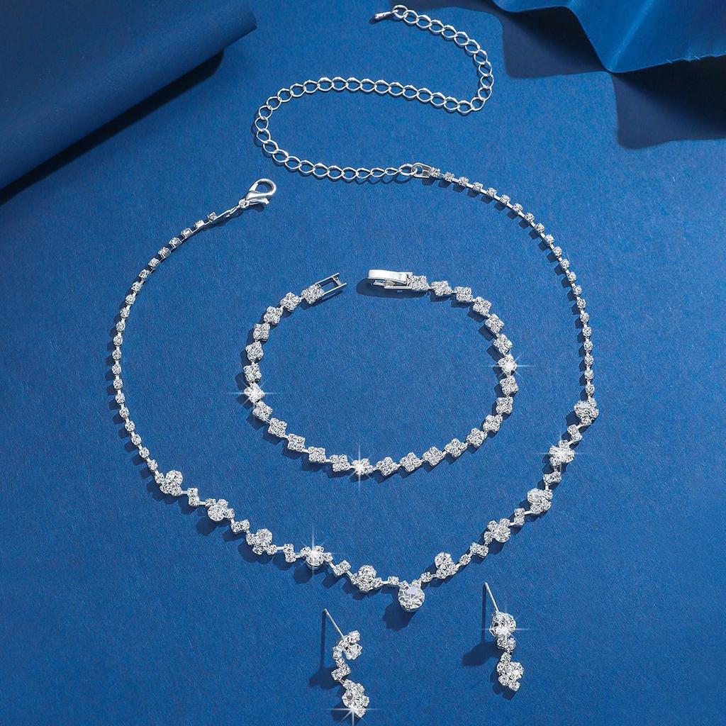 Delicate Claw Chain Necklace Earrings Bracelet Set Three-Piece Full Diamond Clavicle Chain Dinner Dress Accessories