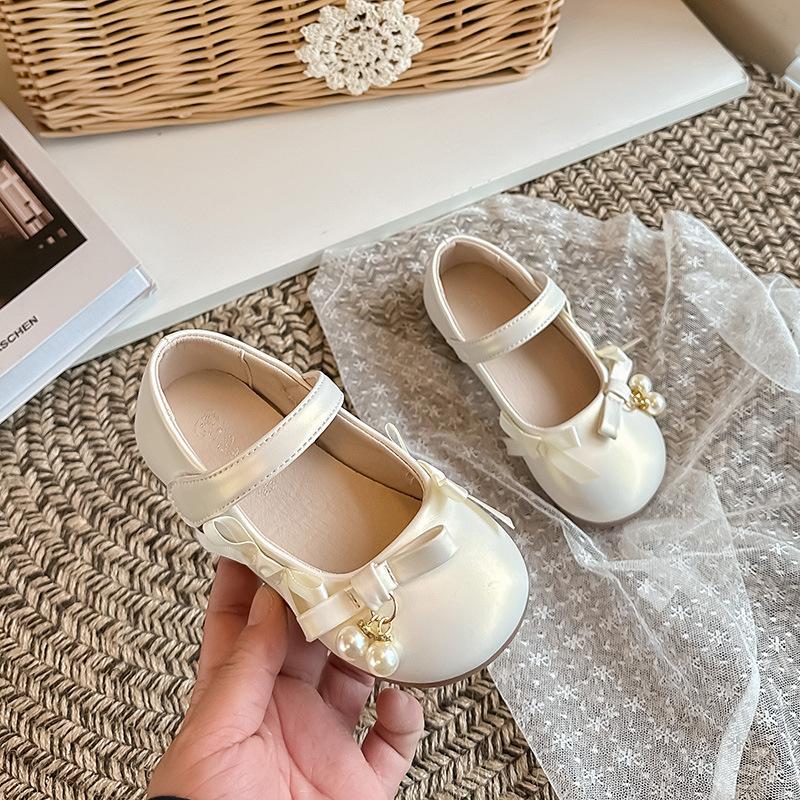 

Children s solid color leather shoes2026Spring and summer children s dance performance shoes with cute bow ties for toddlers, young and older 23Inner Length14.5cm бежевый