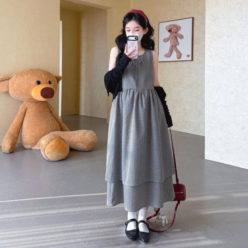 Robe de maternité rétro coréenne et cardigan en tricot de laine Printemps/Été 2026