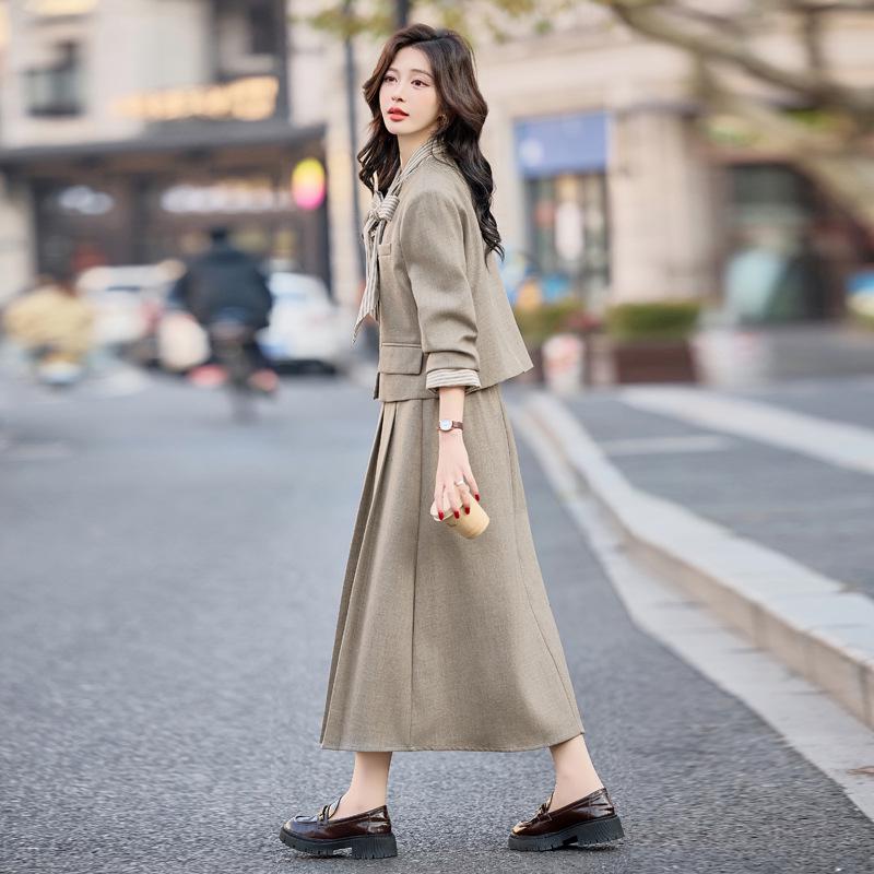 Spring 2025 Bow-Accent Single-Breasted Jacket & Skirt Two-Piece Set