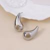 Creative and Personalized Design Sense, Hollowed-out Geometric Heart-shaped Teardrop Ear Studs, a Niche and Fashionable Daily Commuting Style