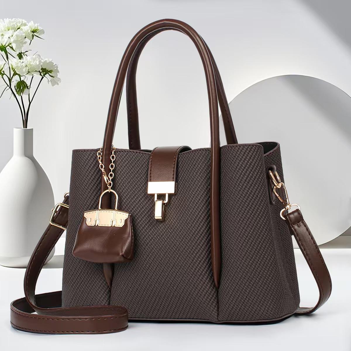 

Новая сумка с подвеской Splicing, модная, темпераментная, универсальная сумка-тоут, высококачественная, большая вместимость, сумка через плечо на одно плечо .