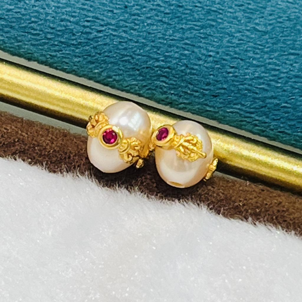 1Pc, Artificial Pearl Beads with Golden Setting and Red Gems Accents, Pink Rice Beads with Hole, for Jewelry Making DIY Materials Accessories 0.9-1cm