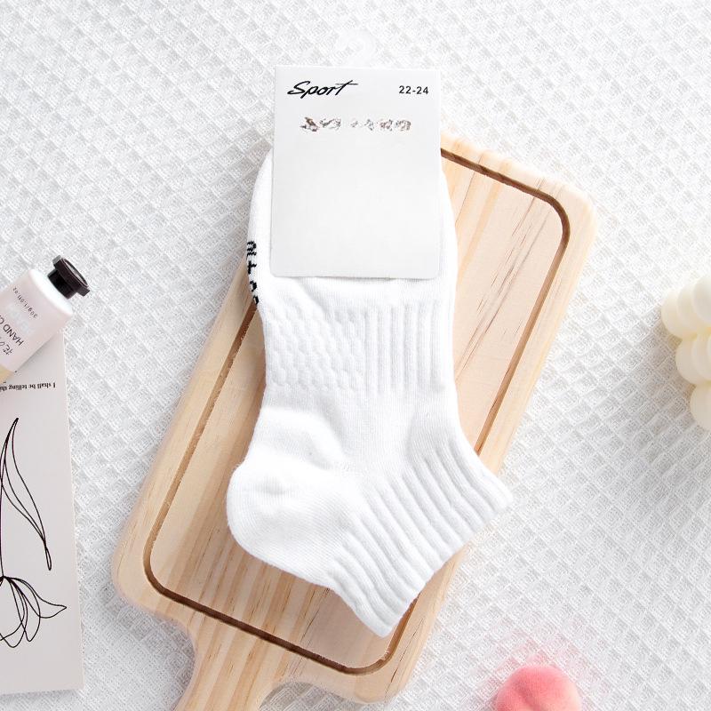 5 Pairs of Female Spring and Summer Thin Pure Color Massage Bottom Sweat Absorbing Sports Boat Socks