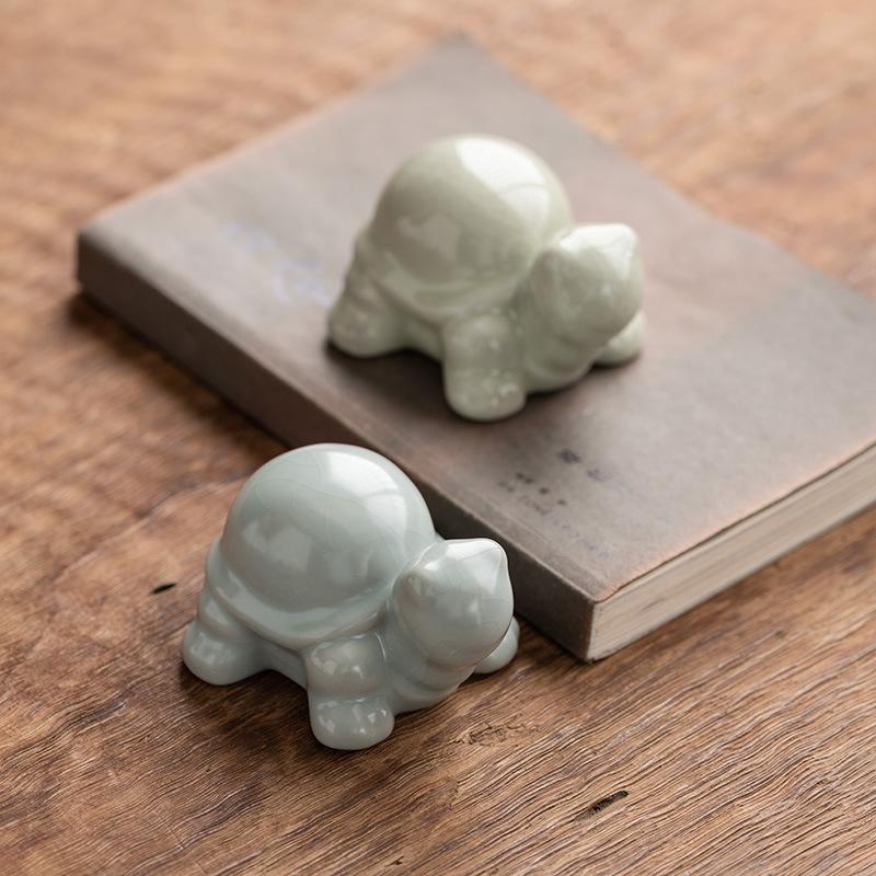 Ru kiln Ge kiln turtle Xuanwu tea pet ornament tea play opening film can raise classical national style creative cover pen holder high-end