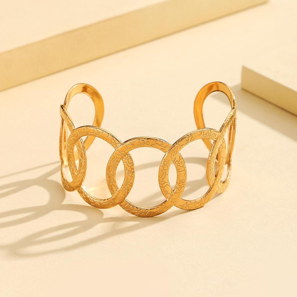 18K Gold Hollow Geometric Oval Stainless Steel Bracelet for Women