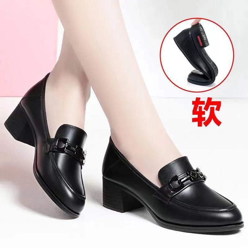 

Круглая головка из мягкой кожи с мягкой подошвой для мам и женщин 2024 года, весна-лето, новые туфли Doudou, нескользящие, удобные, маленькие кожаные туфли 40