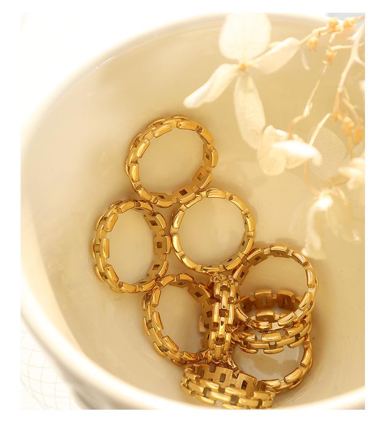 Minimalist European Gold-Plated Titanium Steel Link Ring for Men & Women