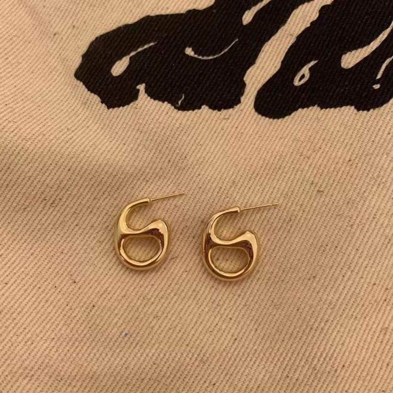 Retro Chic Electroplated Metal Letter Stud Earrings - Versatile Fashion Accessory