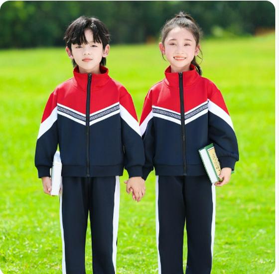 Uniformes Escolares Primários e Secundários da Cidade de Jiujiang para Todas as Estações, Incluindo Conjuntos para Primeira Série e Jardim de Infância