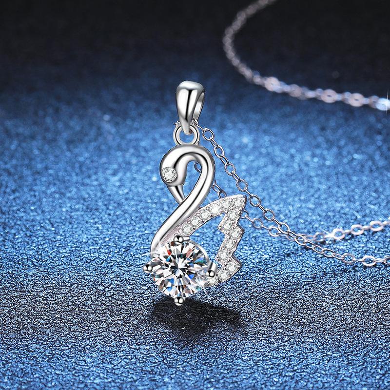 Collana con Ciondolo Cigno 6,5 mm per Donna Design Minimalista Elegante Catena Clavicola D VVS1 Gioiello Delicato