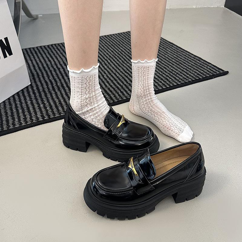 British style small leather shoes women's 2025 spring new retro versatile patent leather loafers heightened platform black single shoes