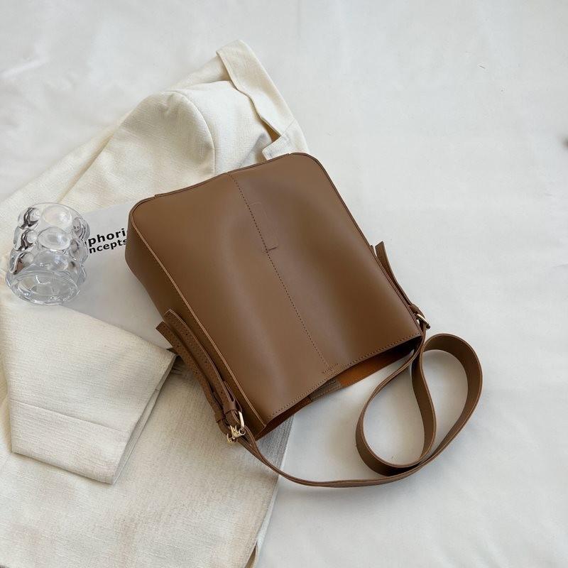 

Fashionable Soft Leather Crossbody Bucket Bag For Women In Khaki Color Perfect For Everyday Use With Pendant Khaki No Pendant