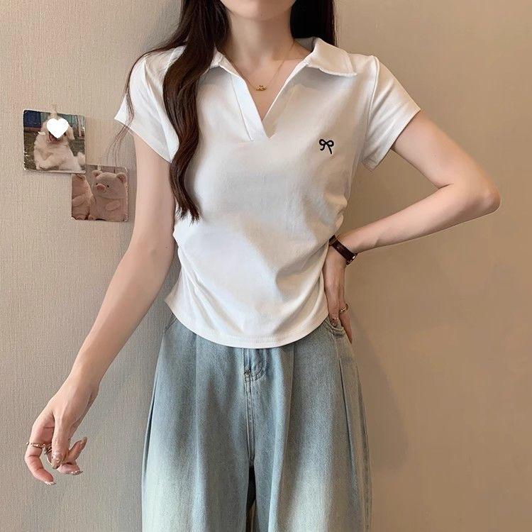 Dámské tričko s krátkým rukávem s límečkem, slim fit, bavlněné, s výšivkou mašličky