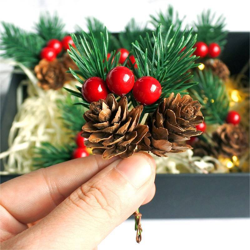 10PCS Weihnachten Tannenzapfen Weihnachten Kranz Floral Picks Picks Stiele Red Berry DIY