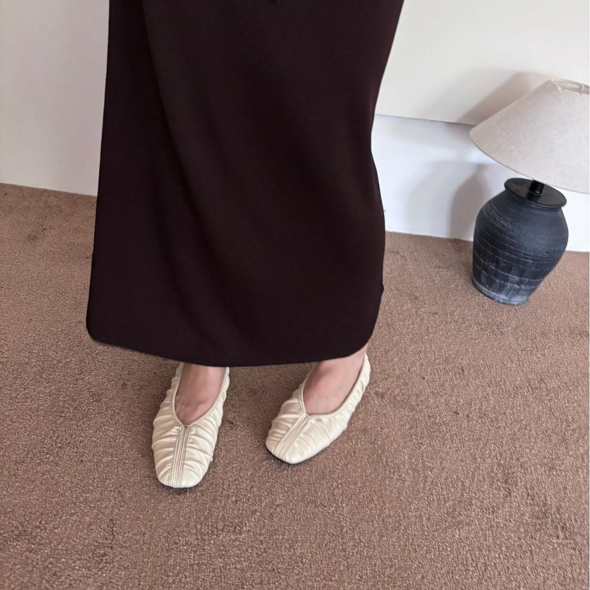 

2025 winter new suede soft bottom flat bottom foot cover pleated college style small leather shoes versatile commuter work women s single shoes 39 бежевый