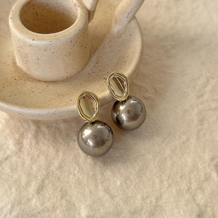 Elegant Grey Pearl Stud Earrings: Minimalist, Versatile, High-End Design for Women