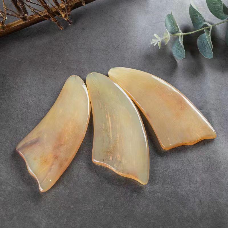 Ox Horn & Sheep Horn Gua Sha Triangle Beauty Tool Comb белый