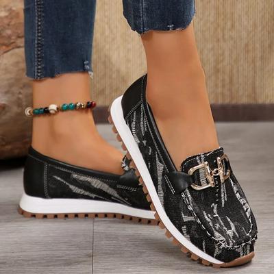 Chaussures plates décontractées à enfiler pour femmes, grande taille, avec décoration en métal, bout rond et semelle souple, collection 2024
