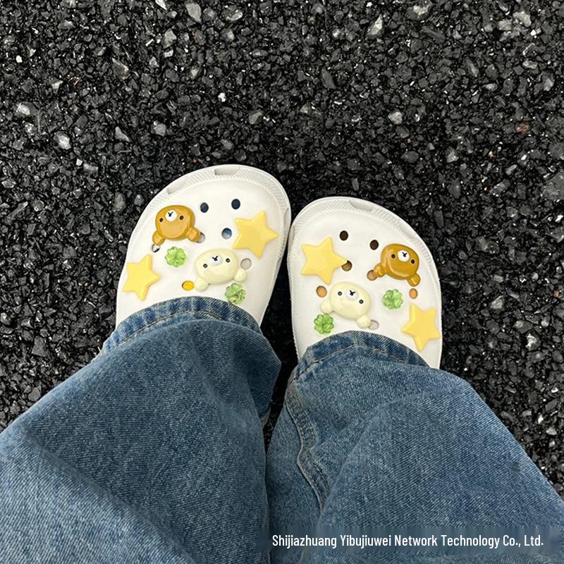 Luksusowy zestaw akcesoriów Crocs z motywem kotka: Zdejmowane ozdobne klamry do sandałów dla dziewczynek