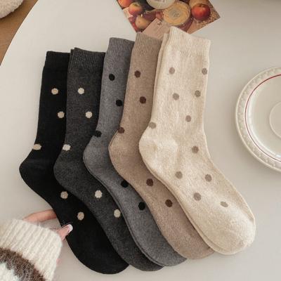 Herbst- und Winter Polka Dot Wollsocken in mittlerer Wadenlänge, Vielseitige einfarbige einfache Frotteesocken, Fleece-verdickte Socken für Damen